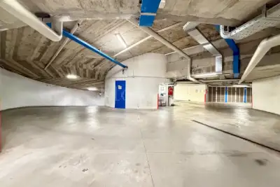 Box in vendita, Via Lucerna, Milano