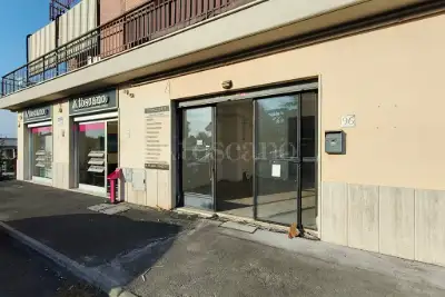 Negozio in vendita, Via del Fosso dell'Acqua Mariana, Roma