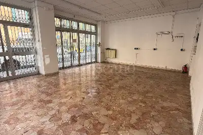 Negozio in vendita, Via di Santa Zita, Genova