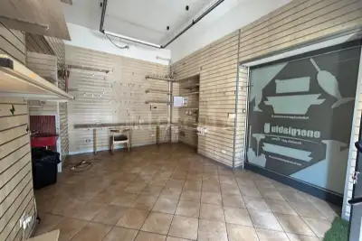 Negozio in affitto, Via Tuscolana, Roma
