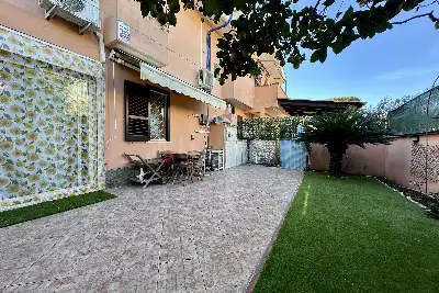 Villino a Schiera in vendita, Via dei Lecci, Anzio