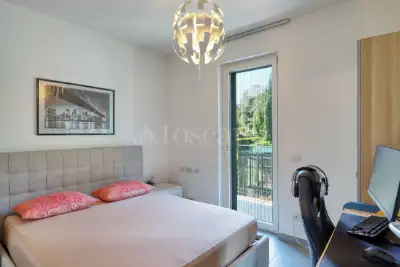 Villa Bifamiliare in vendita, Viale Ernesto Thomas, Brusimpiano