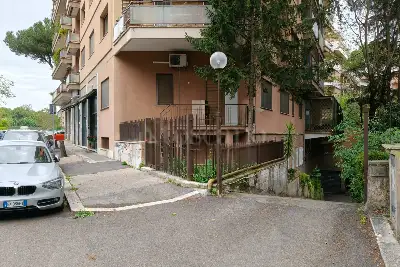 Box in vendita, Via Roberto Scott, Roma