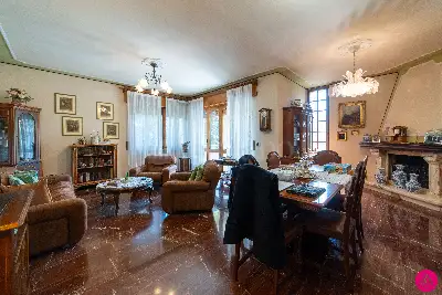 Villino a Schiera in vendita, Via Giuseppe Mazzini, Aviano