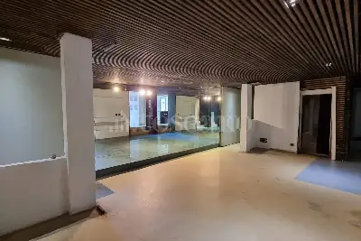 Negozio in vendita, Via Carlo Oreglio, Melzo