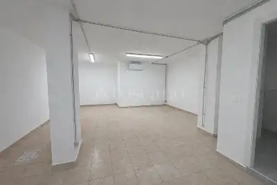 Magazzino in affitto, Via Isonzo , Monza