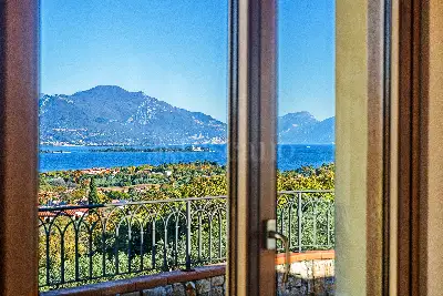 Villa in vendita, Viale Rimembranza, Manerba del Garda