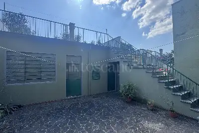 Villino a Schiera in vendita, Via Edmondo de Amicis, Prato