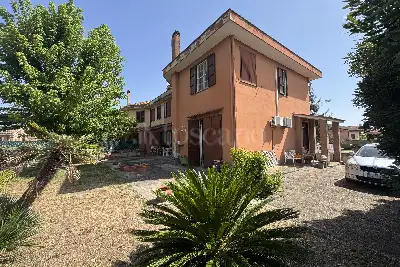 Villa in vendita, Via Ermanno Wolf Ferrari, Roma