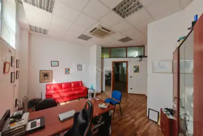 Magazzino in vendita, Via degli Svevi, Catanzaro