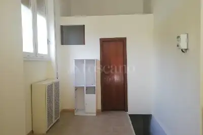 Negozio in affitto, Viale Legioni Romane, Milano