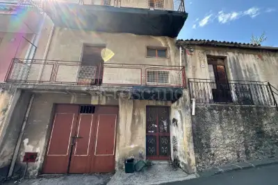 Palazzo in vendita, Via Trieste, Aci Castello