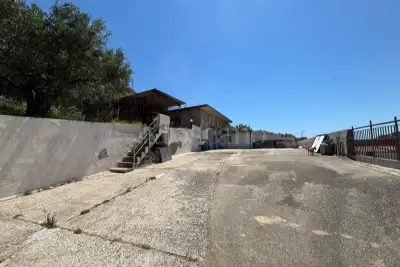 Magazzino in vendita, Via Fausto Gullo, Borgia
