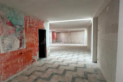 Negozio in affitto, Via Michele Garruba, Bari