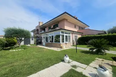 Villa Plurifamiliare in vendita, Via Rea Silvia, Anzio