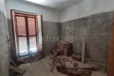 Villino a Schiera in vendita, Via dell'Aquila 13, L'Aquila