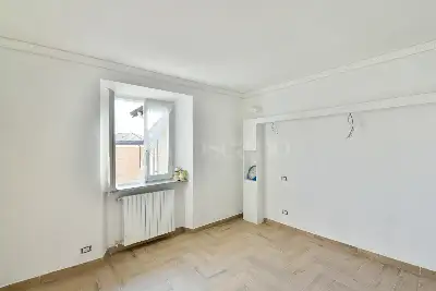 Casa in vendita, Via Varesina, Como