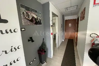 Capannone in vendita, Via dei Castelli Romani, Pomezia