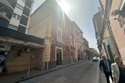 Negozio in affitto, Via Giuseppe Verdi, Caserta