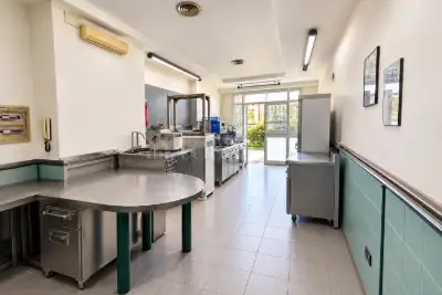 Negozio in vendita, Viale della Regione Siciliana, Palermo