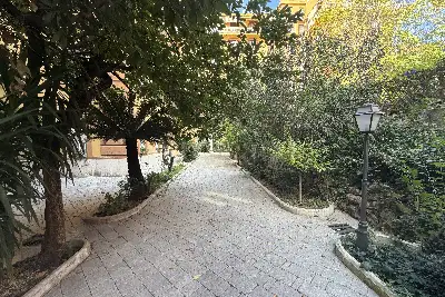 Casa in vendita, Piazza Ippolito Nievo, Roma