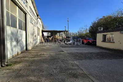 Capannone in vendita, Via delle Regone, San Colombano al Lambro