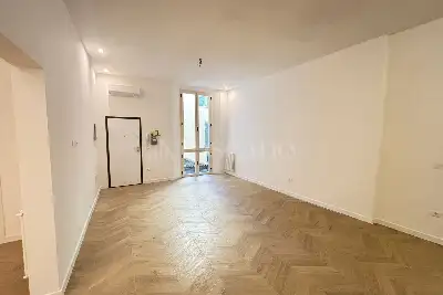 Casa in vendita, Via Galliera, Bologna