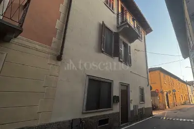 Casa in vendita, Via Guglielmo Marconi, Azzate