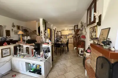 Villino a Schiera in vendita, Via Urbino, Ardea