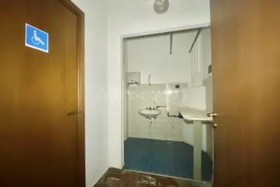 Negozio in vendita, Via Catania, Messina