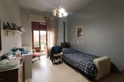 Casa in vendita, San Giovanni La Punta, Via Buscemi, salone doppio, cucina abitabile, tre camere, servizio, lavanderia., San Giovanni la Punta