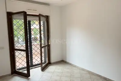 Casa in vendita, Via Roberto Raviola, Roma