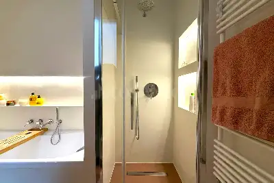 Casa in vendita, Via Galliera, Bologna