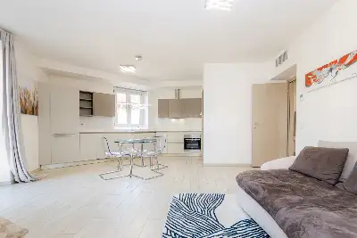 Casa in vendita, Via Carlo Farini, Milano