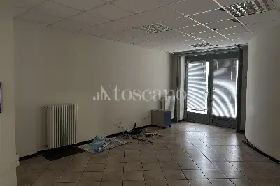 Negozio in vendita, Viale Pavia, Lodi