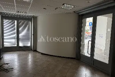 Negozio in vendita, Viale Pavia, Lodi