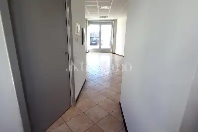 Negozio in vendita, Viale Pavia, Lodi