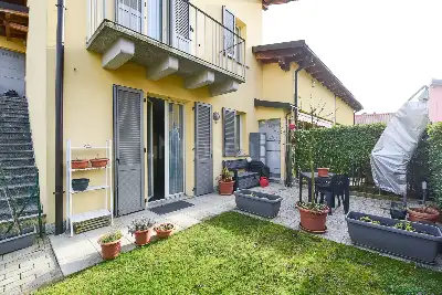 Casa in vendita, Via Giuseppe Garibaldi, Montano Lucino