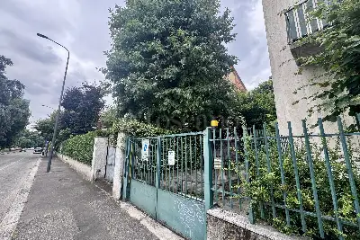 Box in vendita, via Restelli , Milano