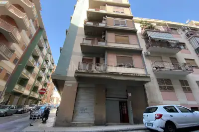Magazzino in vendita, Via Degli Antonj, Messina