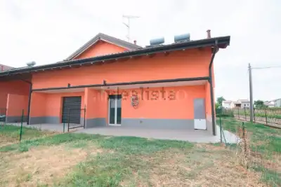 Casa in vendita, Via Stradavecchia, Bastida Pancarana