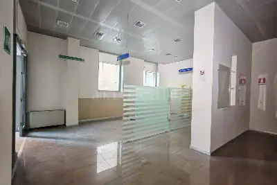 Negozio in vendita, Piazza Giovanni Paolo II , San Vito dei Normanni