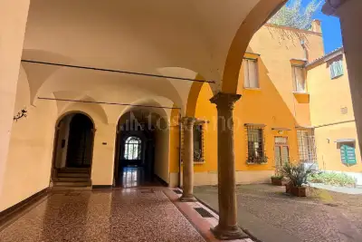 Casa in vendita, Via Castiglione, Bologna