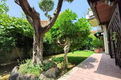 Villa Plurifamiliare in vendita, Via della Tenuta del Casalotto, Roma