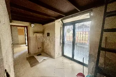 Negozio in affitto, Via Fratelli Giovanni e Giulio Pagano, Caserta