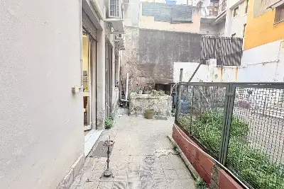 Negozio in vendita, Via Giaconia, Catania