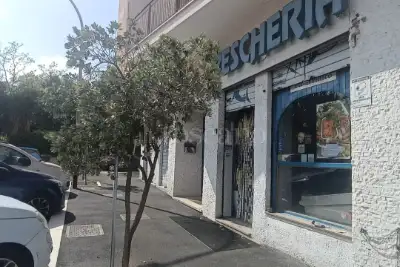 Negozio in affitto, Via Leopoldo Ruspoli, Roma