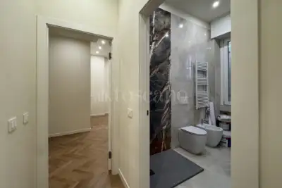Casa in vendita, Viale Tunisia, Milano