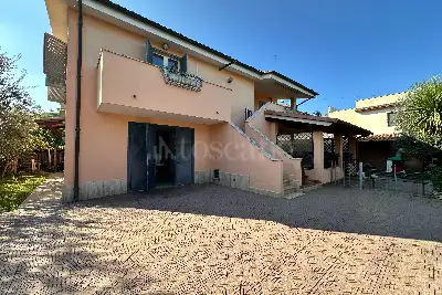 Villa in vendita, Via Armungia, Fiumicino