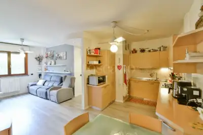 Casa in vendita, Via Fratelli Cairoli, Erba